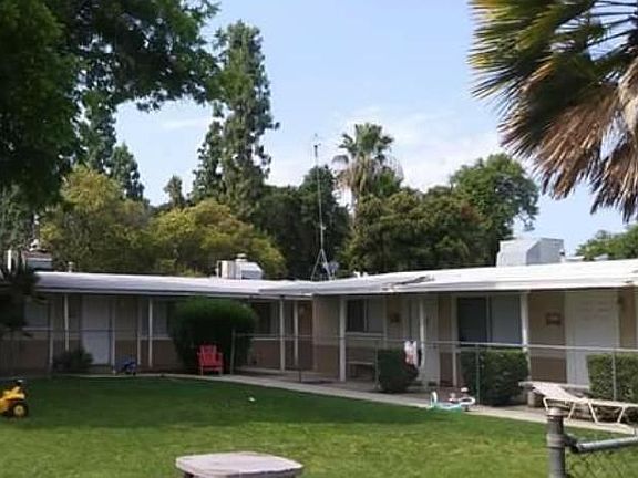 2nd image of 3115 N Mariposa St #3115