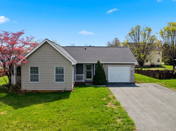 88 Pastoral Ct, Martinsburg, WV 25403