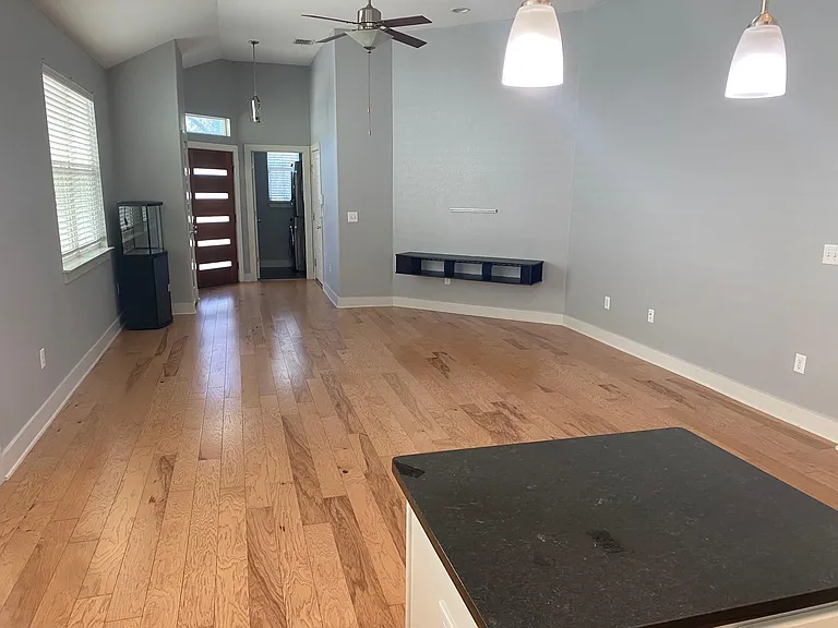 7205 Tybalt St — Photo 6