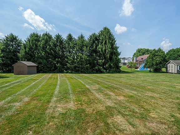 4th image of 5005 Waterbury Ct