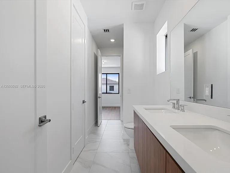 19602 NE 14th Ct — Photo 68
