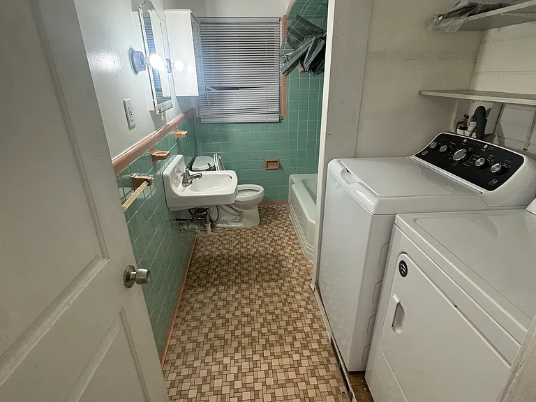 4670 Roemer St — Photo 3
