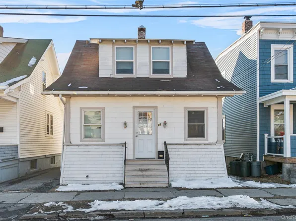 27 Fullerton Avenue, Newburgh, NY 12550