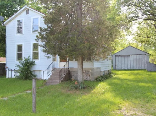 15548 Oak St, Gobles, MI 49055