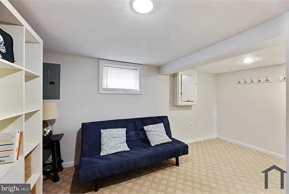 1637 Kramer St NE — Photo 9