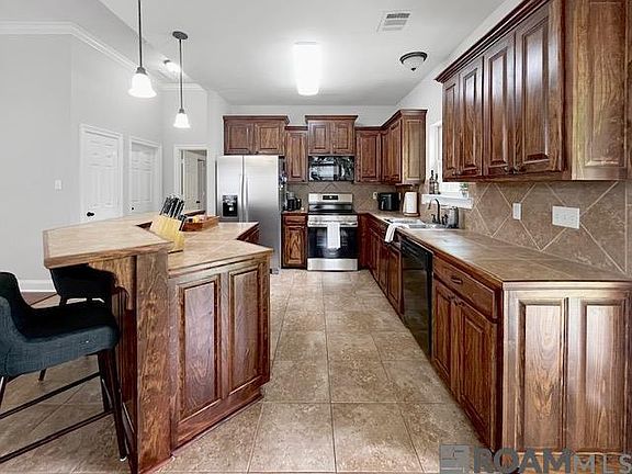 4th image of 10130 Angela Dr