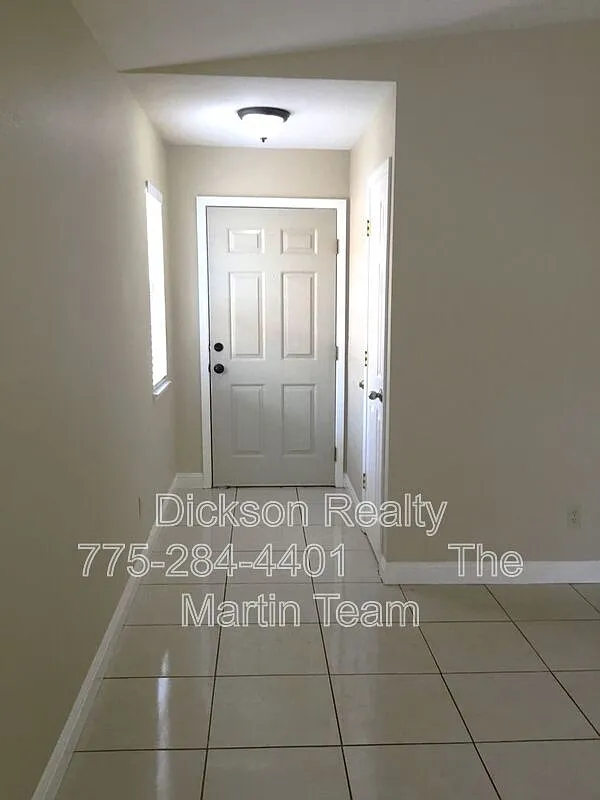 3 bed, 2.0 bath, 1190 sqft, $2,100 — Photo 3
