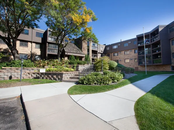 999 41st Ave NE APT 212, Columbia Heights, MN 55421