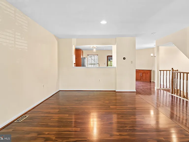 26 Wessex Ct — Photo 4