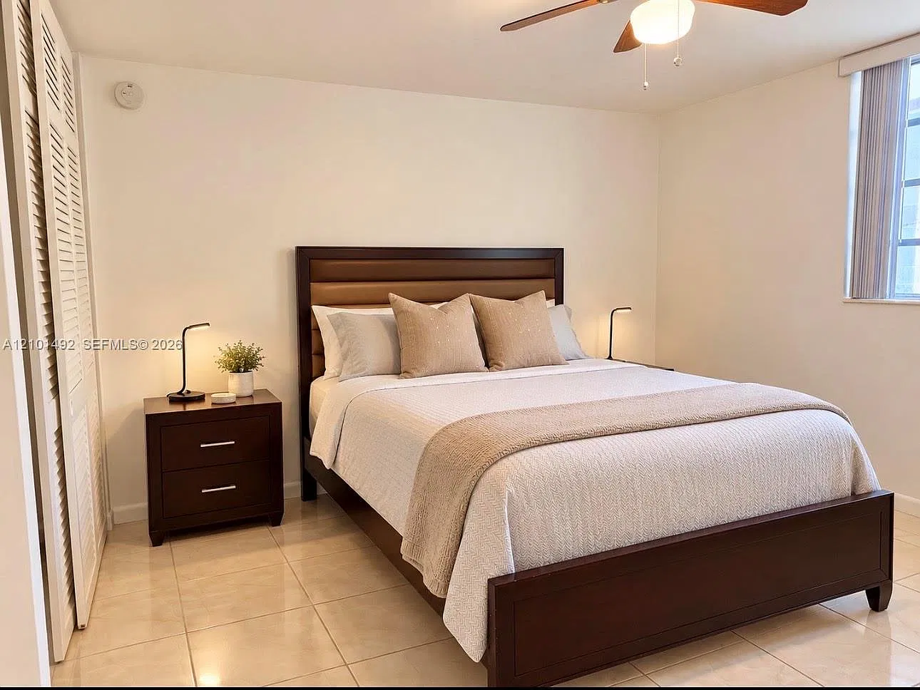 Chelsea Bayview Condo — Photo 2