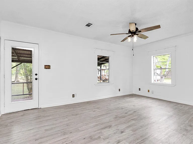 19355 Forest Lane Cir — Photo 11