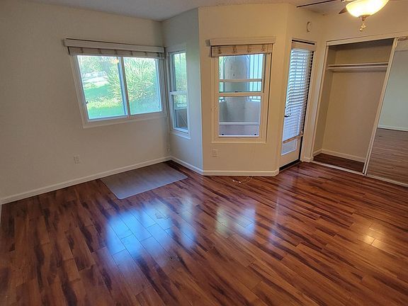 Master bedroom/ balcony