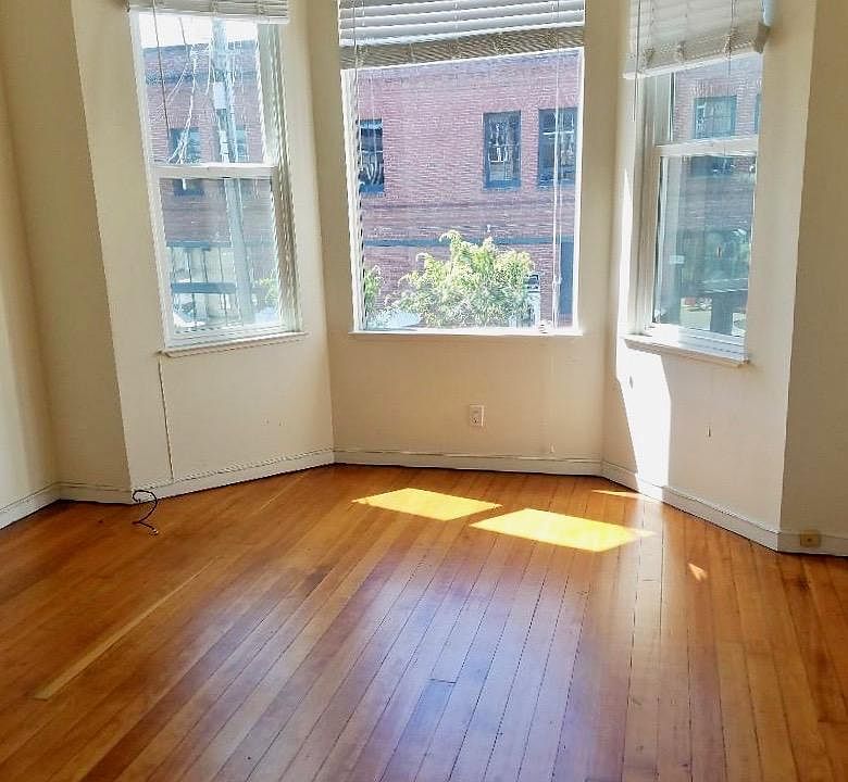 1st image of 416 Francisco St