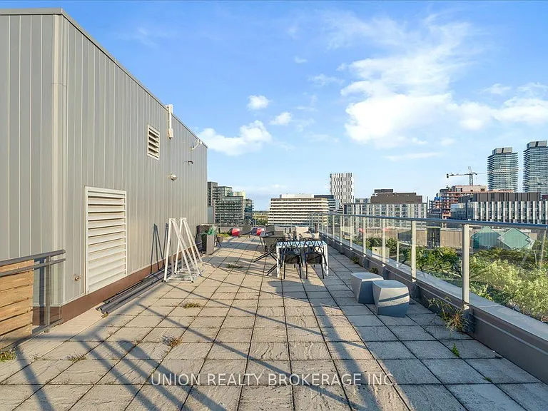 569 King St E #404 — Photo 30