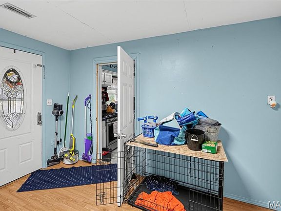 3rd image of 204 Watts St