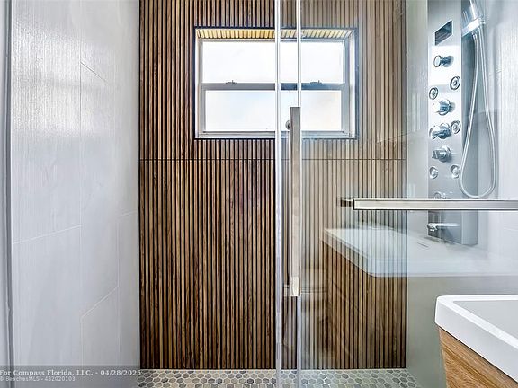 4th image of 2508 Arthur St #2508
