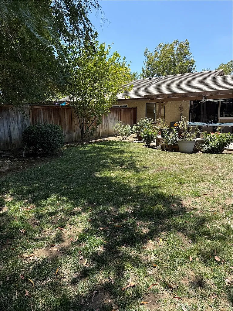 2 bed, 864 sqft, $3,200 — Photo 3