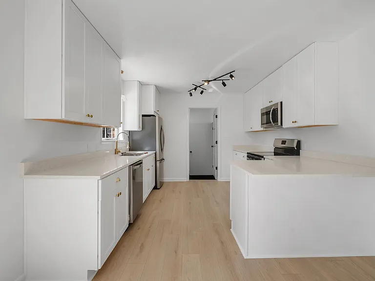 1369 Nancy Dr — Photo 10