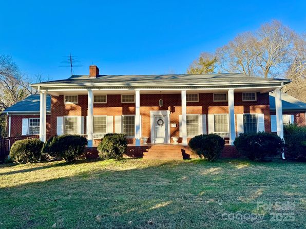 1506 Dallas Cherryville Hwy, Dallas, NC 28034