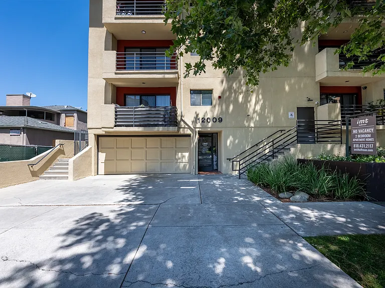 IMT Hoffman — Photo 11