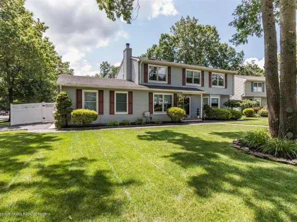 106 Pilger Ct, Manchester, NJ 08759