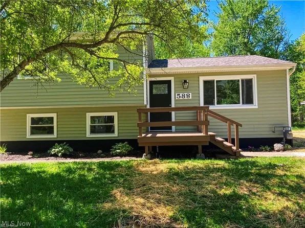 588 Twilight Trl, Chippewa Lake, OH 44215