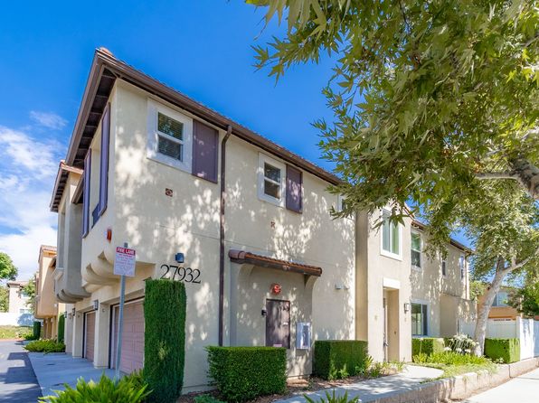 Modern Apartments On Jfk And Perris with Simple Decor