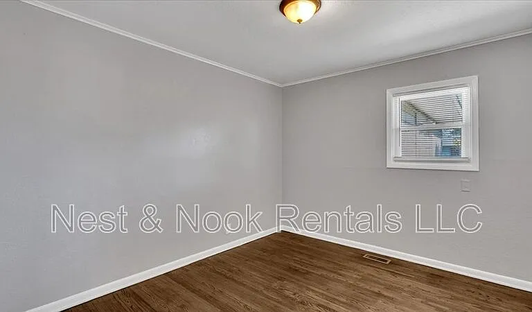 2923 S Irvington Ave — Photo 16