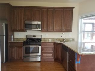 7600 N Eastlake Ter, Chicago, IL 60626