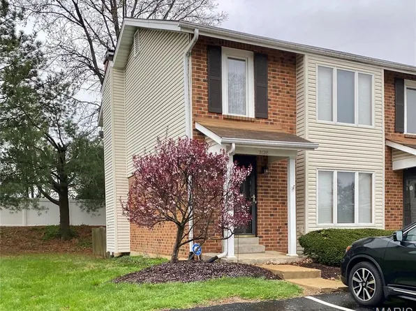2128 Friendship Ct, Florissant, MO 63031