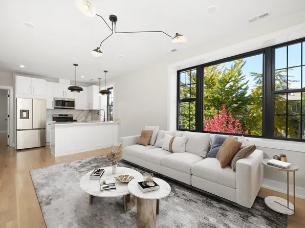 4153 N Hermitage Ave #2S, Chicago, IL 60613