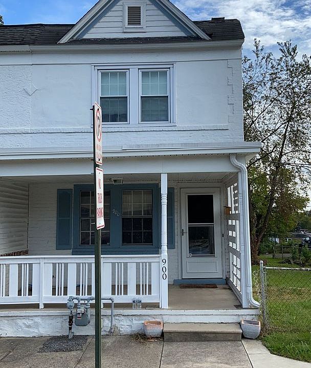 1st image of 900 Haws Ave