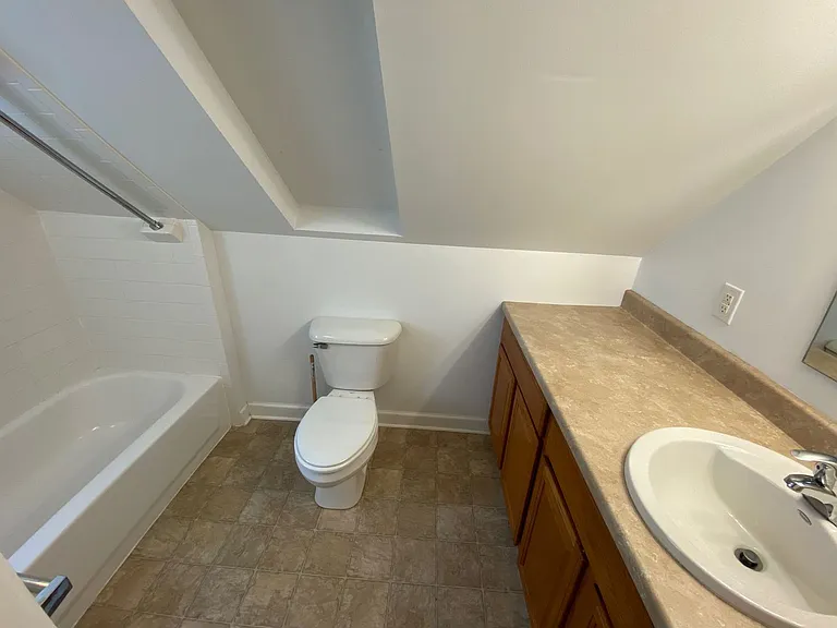 Summit St 1722 GW2 — Photo 28