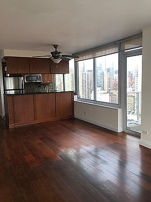 4th image of 404 E 79th St APT 28C