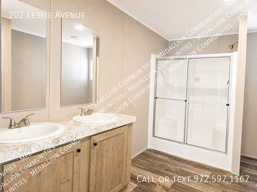 3 bed, 1400 sqft, $1,599 — Photo 1