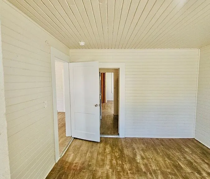 1135 Polk St W — Photo 9