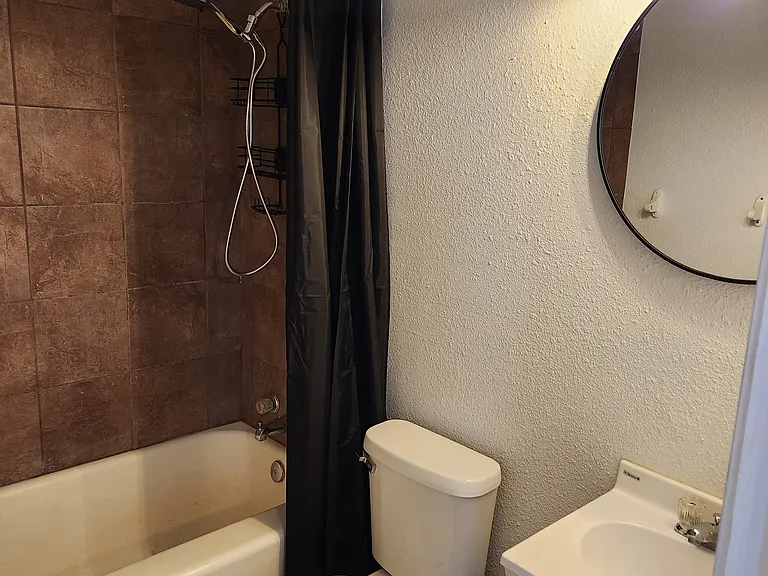 815 N Deahl St #3 — Photo 7