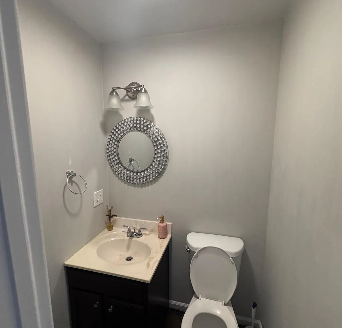 4 bed, 3.5 bath, 1844 sqft, $2,900 — Photo 2