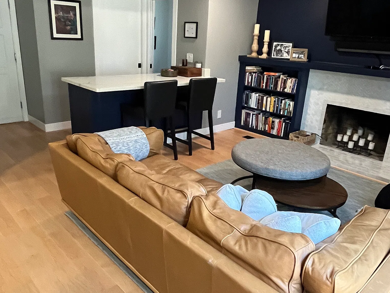 4 bed, 2.5 bath, 2077 sqft, $3,900 — Photo 2