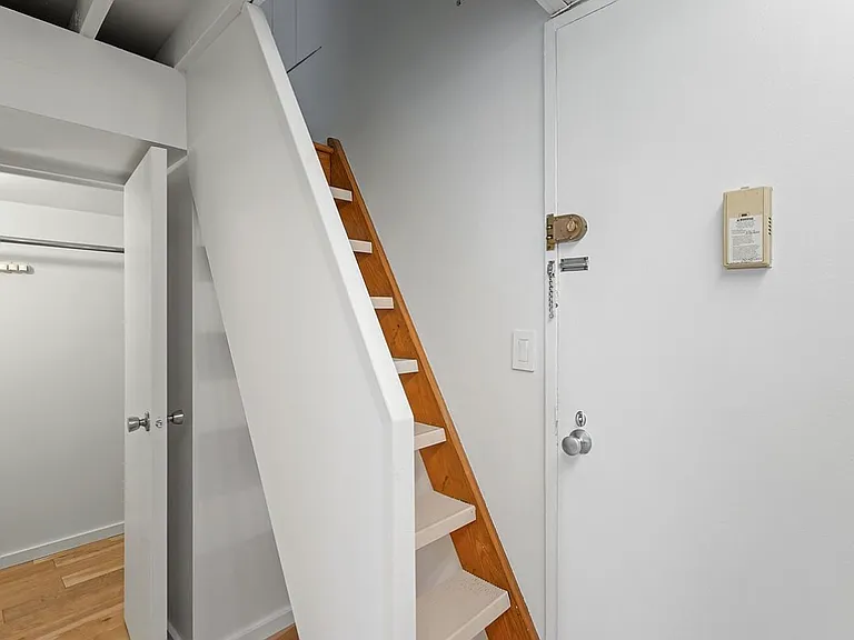 350 E 62nd St #4S — Photo 4