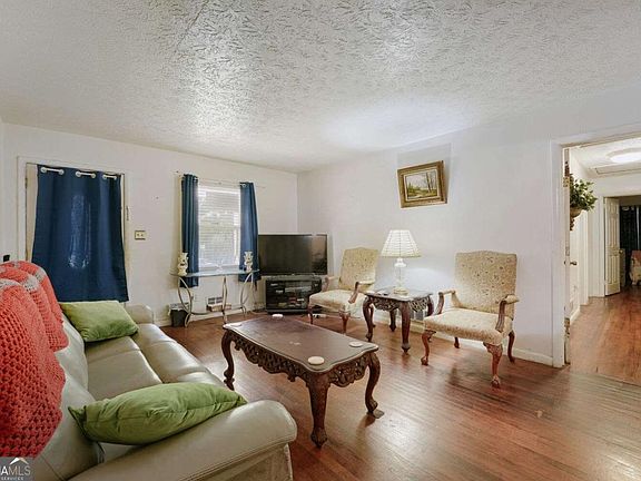 2nd image of 1781 Woodsloe Dr