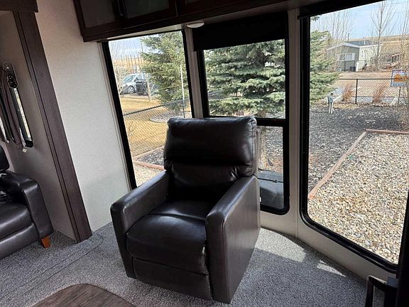 3rd image of 8 Travers Ridge Way