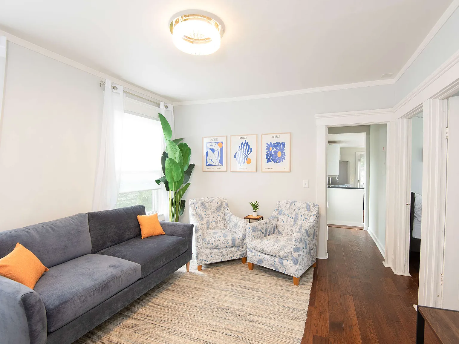 3 bed, 1000 sqft, $4,000 — Photo 1