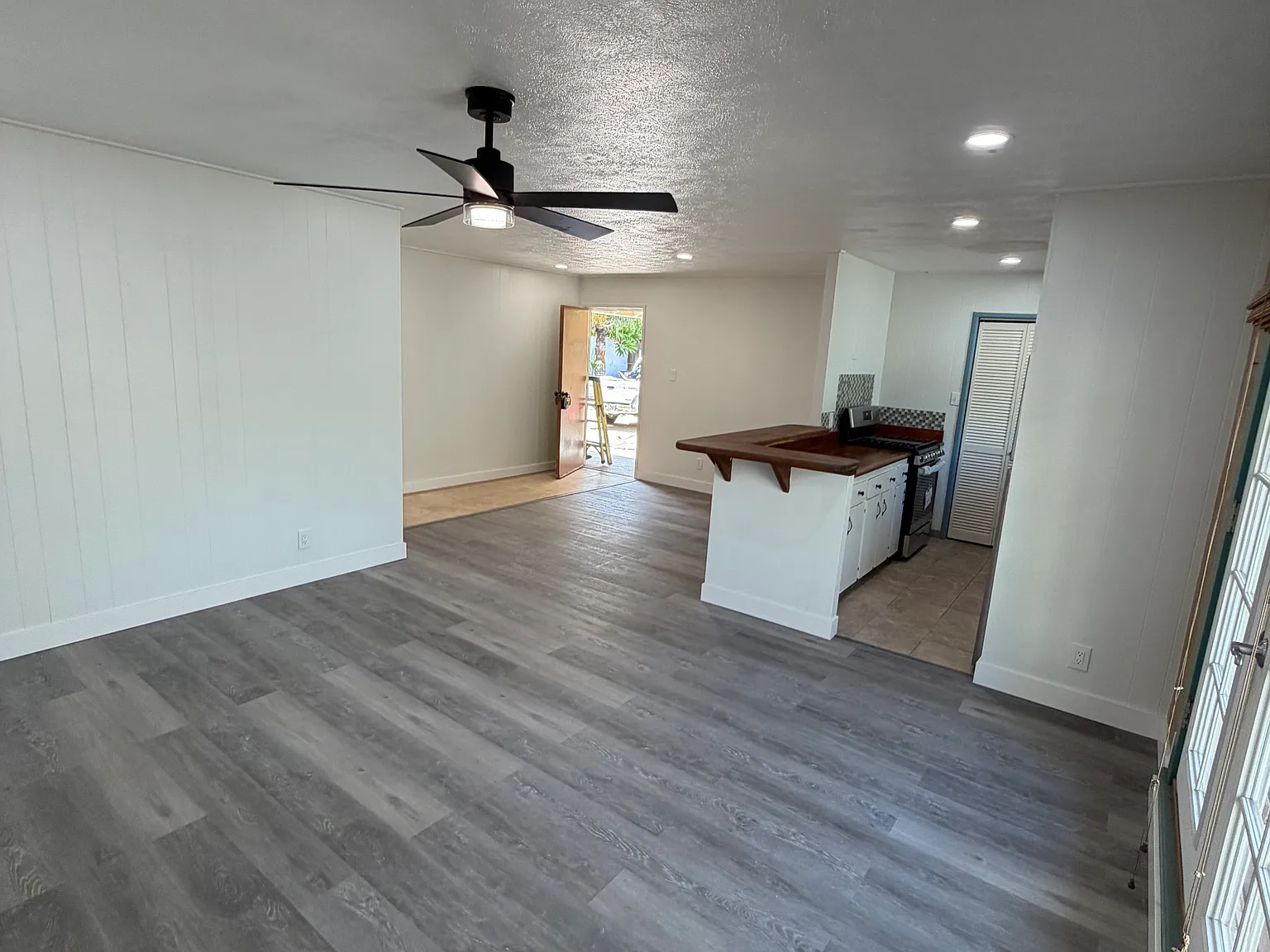 2 bed, $3,000 — Photo 2