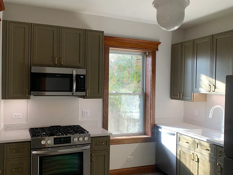 5211 W Byron St #1 — Photo 12