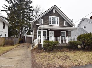 929 S 4th St, Aurora, IL 60505