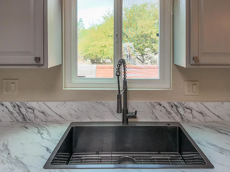 724 W Rio San Pedro — Photo 9