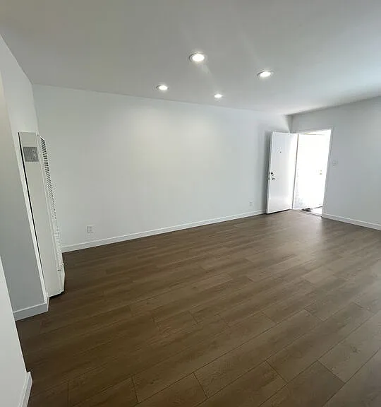 744 Pier Ave #1 — Photo 4