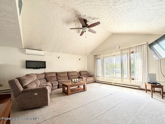 5th image of 215 McKinley Dr