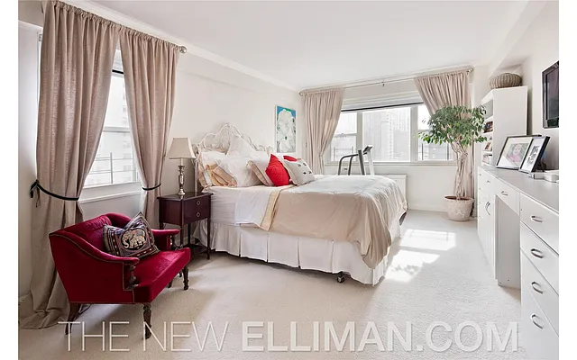 Sold by Douglas Elliman | media 24